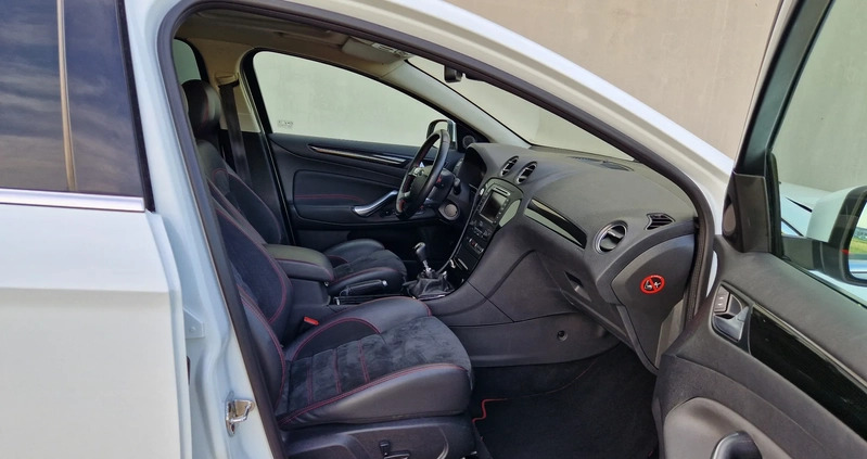 Ford Mondeo cena 41900 przebieg: 199000, rok produkcji 2014 z Gniezno małe 191